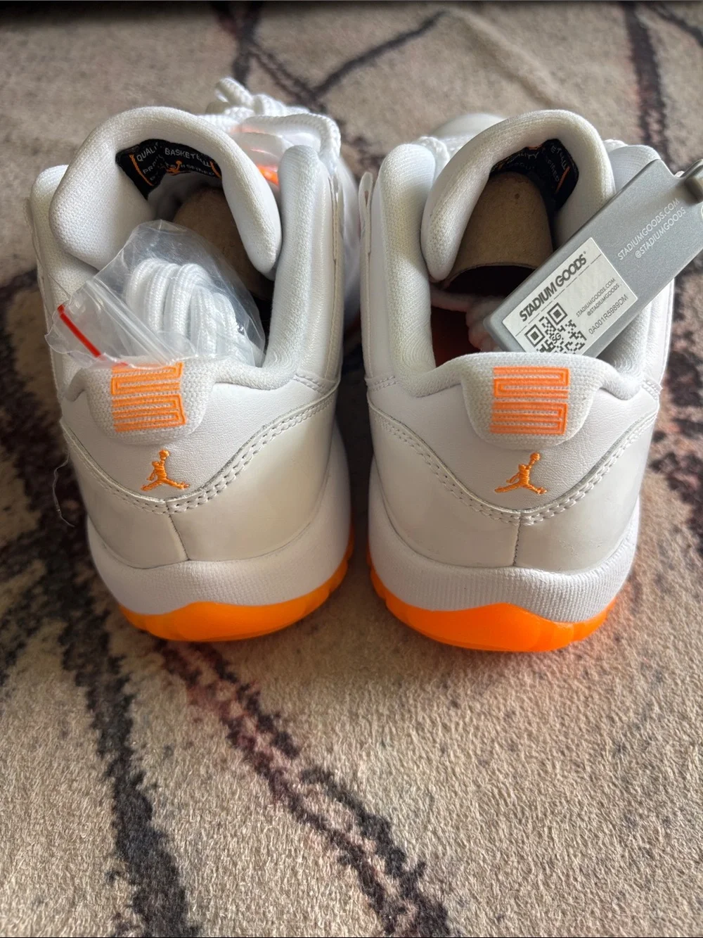 AIR JORDAN 11 LOW WMNS 